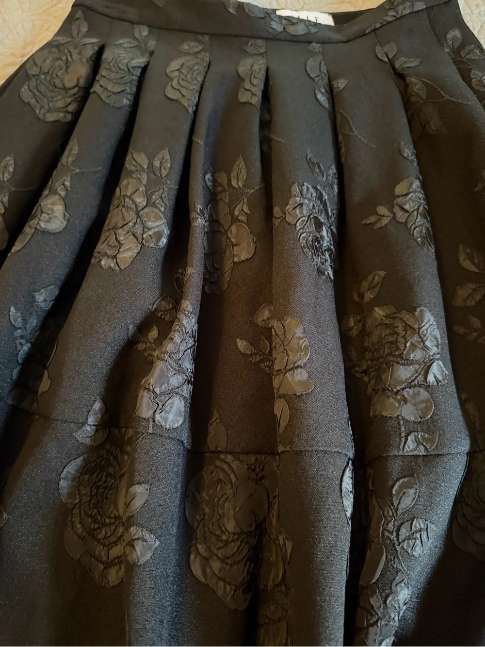 ELLE NWT Black on Black Floral Jacquard Pleated Full Skirt